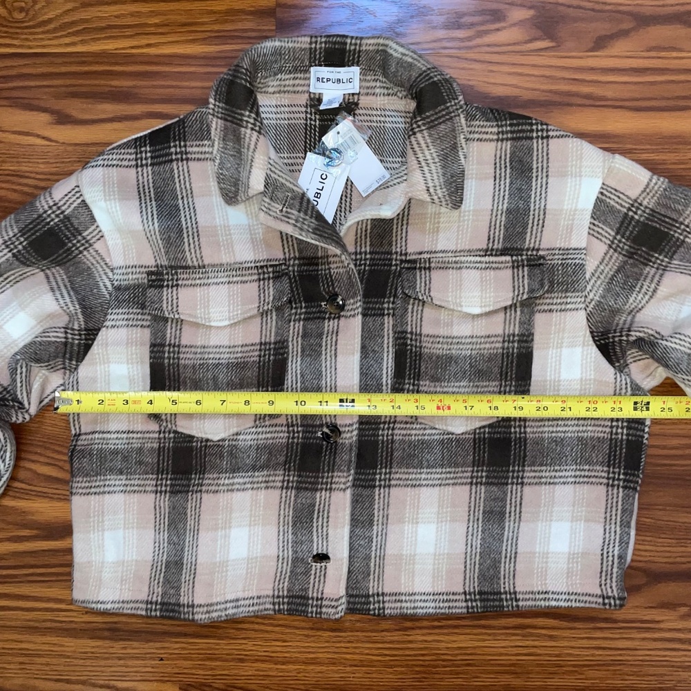 NWT For the Republic Cropped Relaxed Fit Fleece Plaid Shacket - Cabincore Cozy - Picture 4 of 6